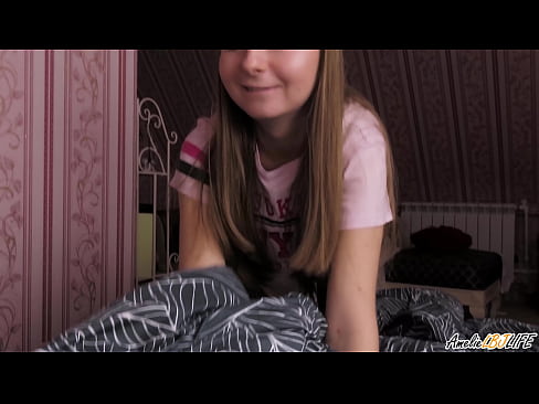 ❤️ Blondie BFF-ya xwe bi kûr dimije û di devê xwe de diqelişe ❤️❌ Super seks li ku.mobilecric.top ☑